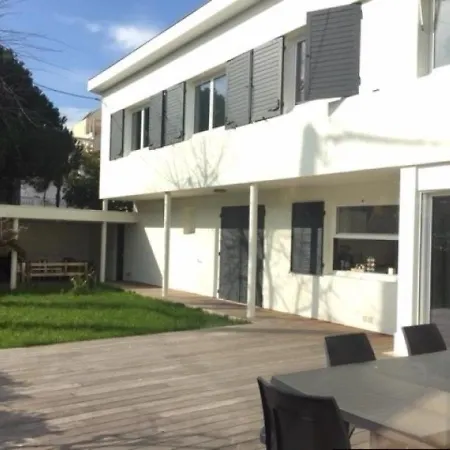 Centre A 50 M De La Plage Grande Et Belle Avec Jardin Terrasses Et Parking *